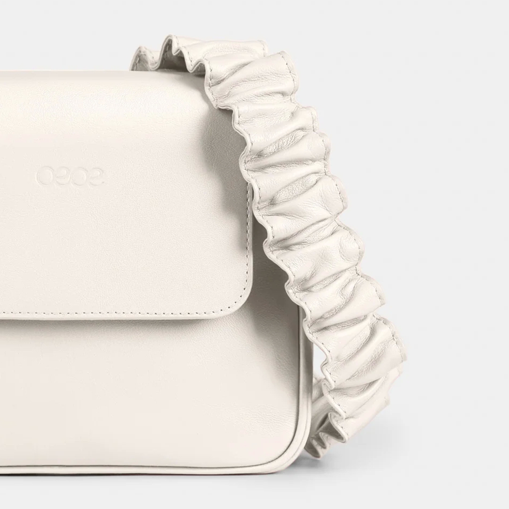 Bandolera pequeña en piel de vacuno en color blanco  para mujer