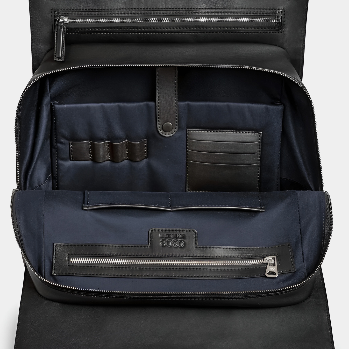 Bolso Ejecutivo grande en piel de becerro en color negro para hombre