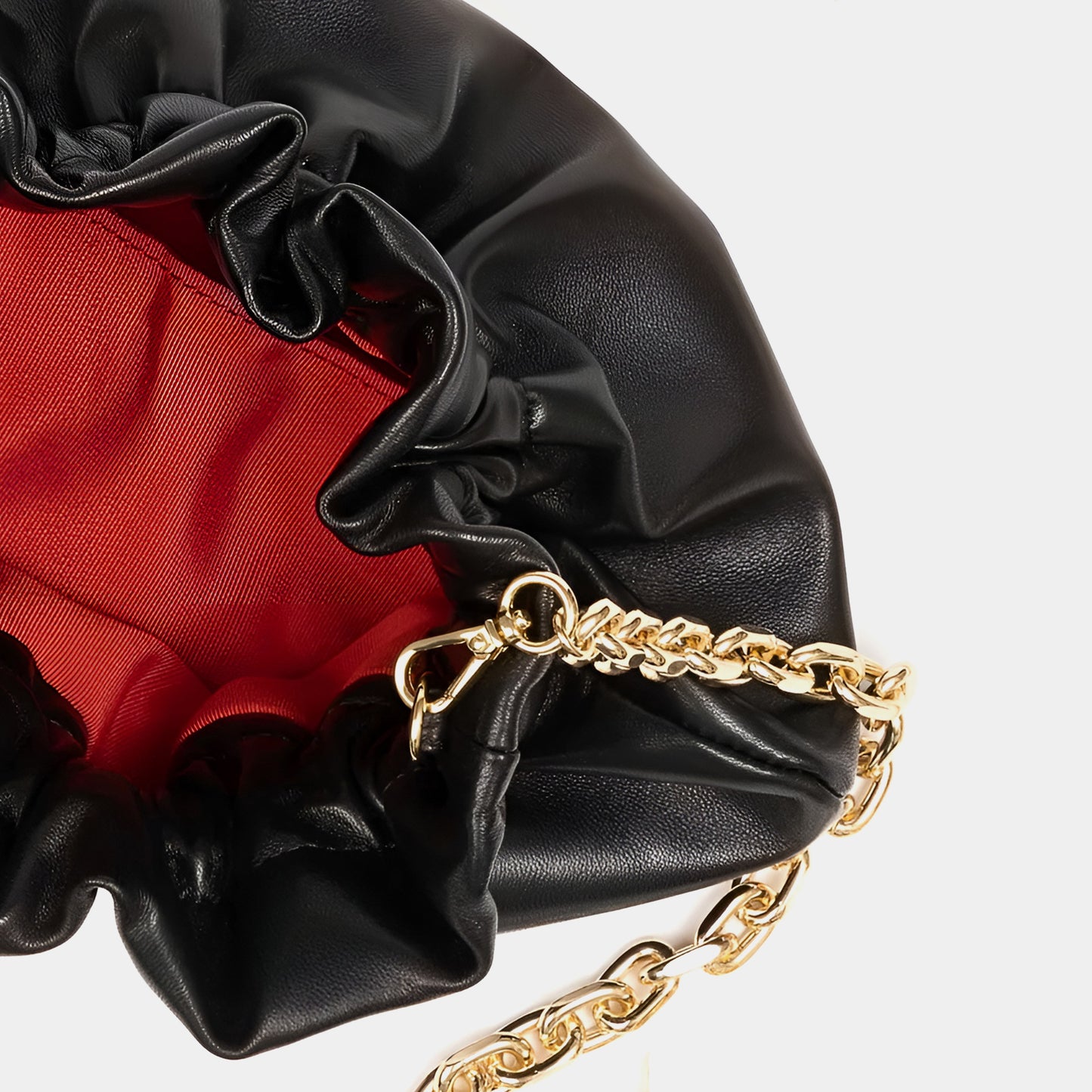 Minibolso pequeño en piel de cordero en color negro para mujer