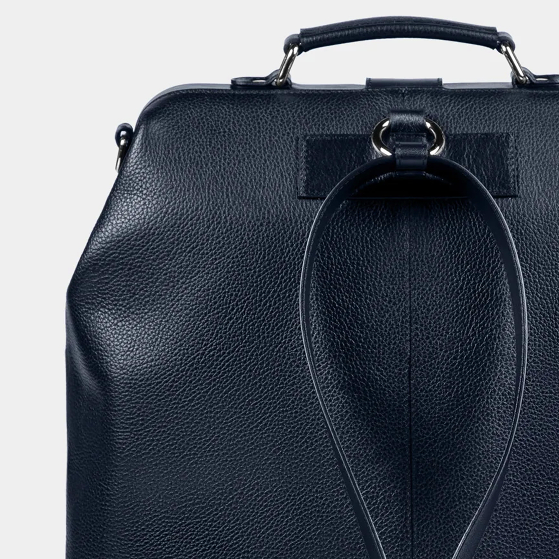 Mochila grande en piel de vacuno en color azul para hombre