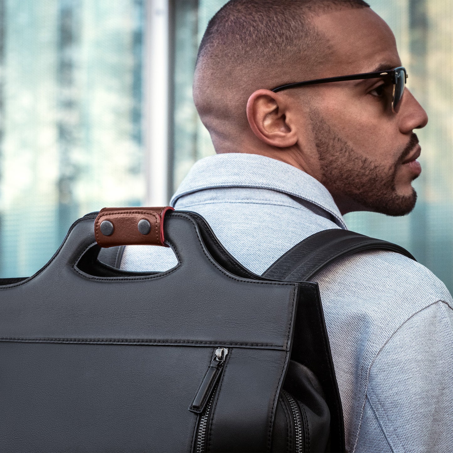 Bolso Ejecutivo grande en piel de becerro en color negro para hombre