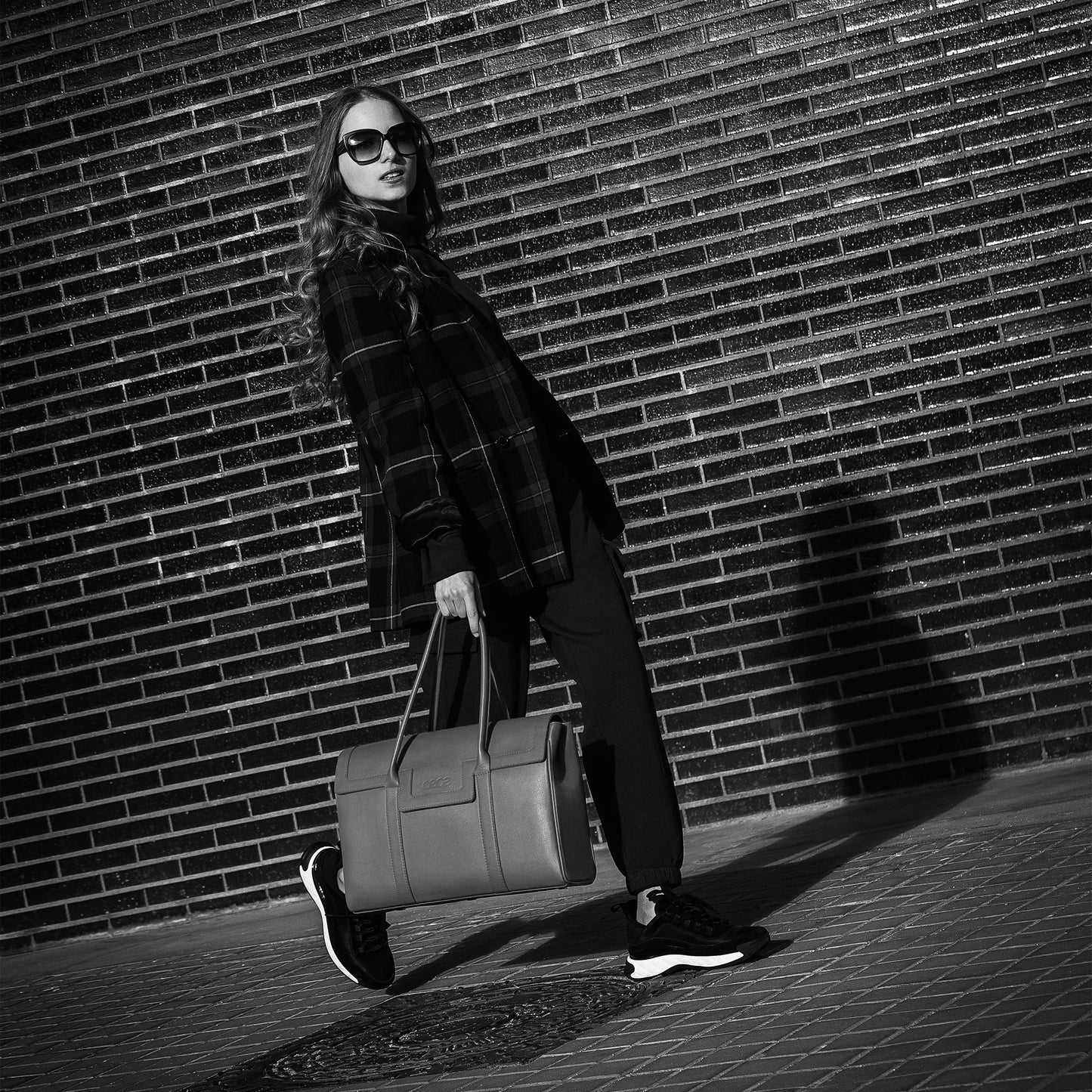 Bolso ejecutivo para mujer en piel napa de ternera de color rosa