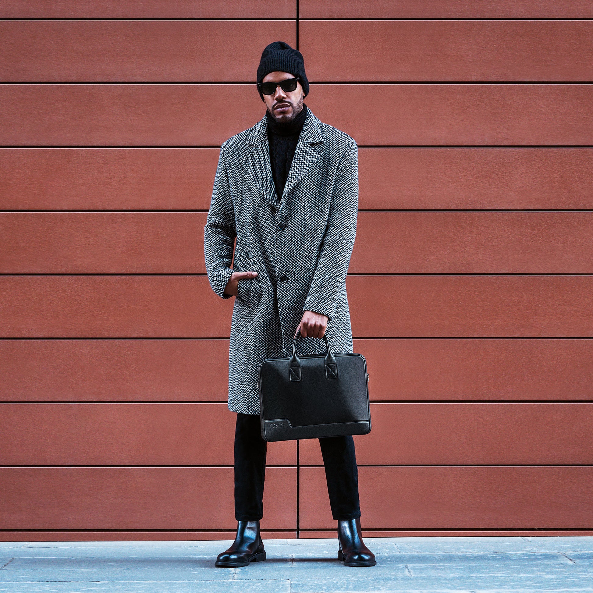 Bolso Ejecutivo  grande en piel de vacuno en color negro para hombre