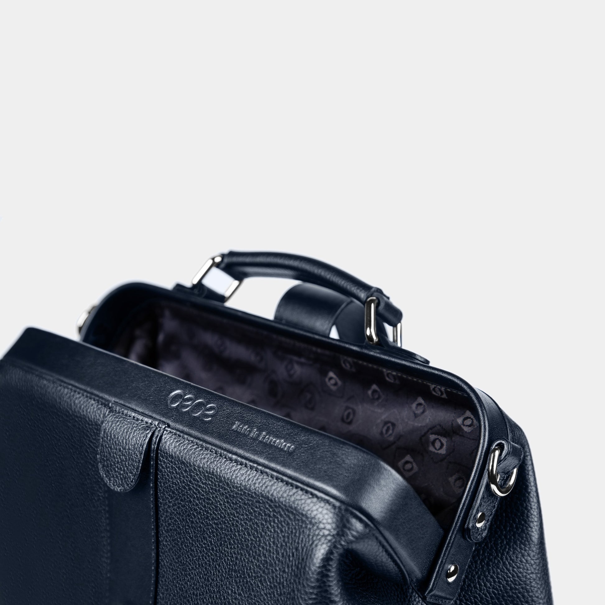 Mochila grande en piel de vacuno en color azul para hombre