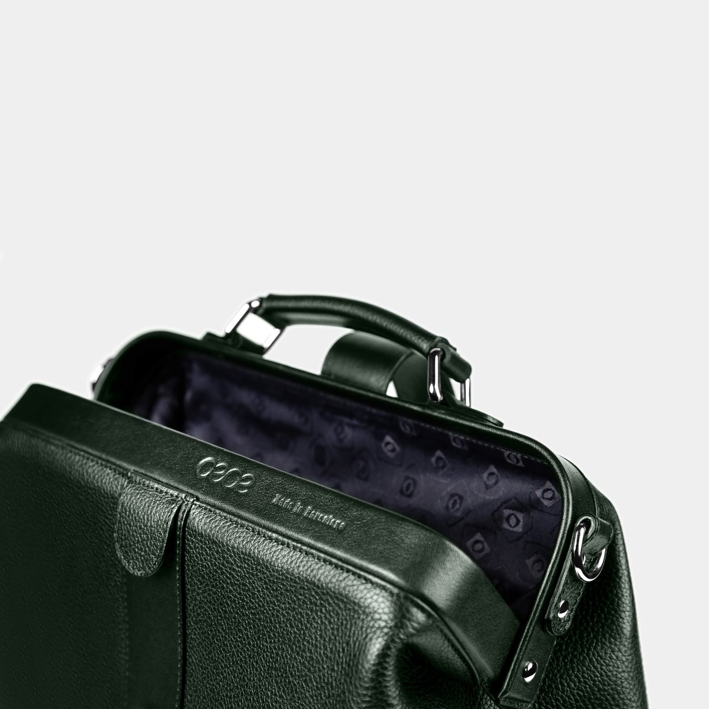 Mochila grande en piel de vacuno en color verde para hombre