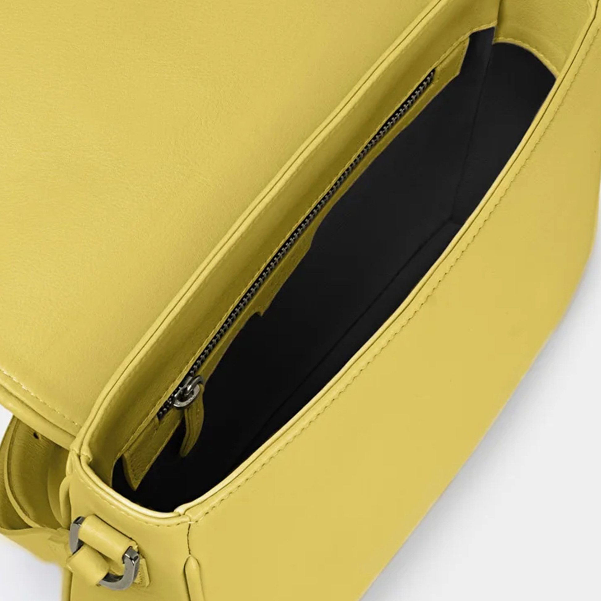 Bandolera pequeña en piel de vacuno en color amarillo para mujer
