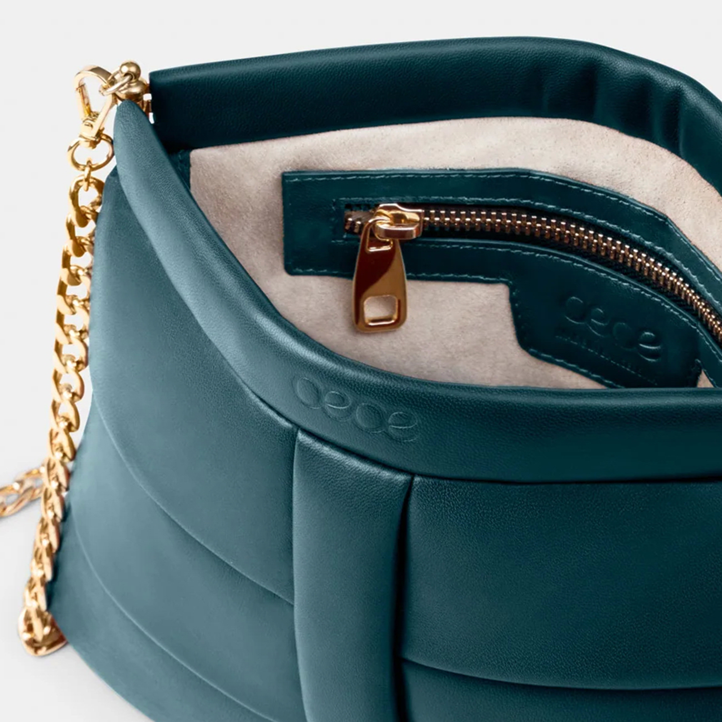 Bolso Clutch pequeño en piel de cordero en color verde para mujer