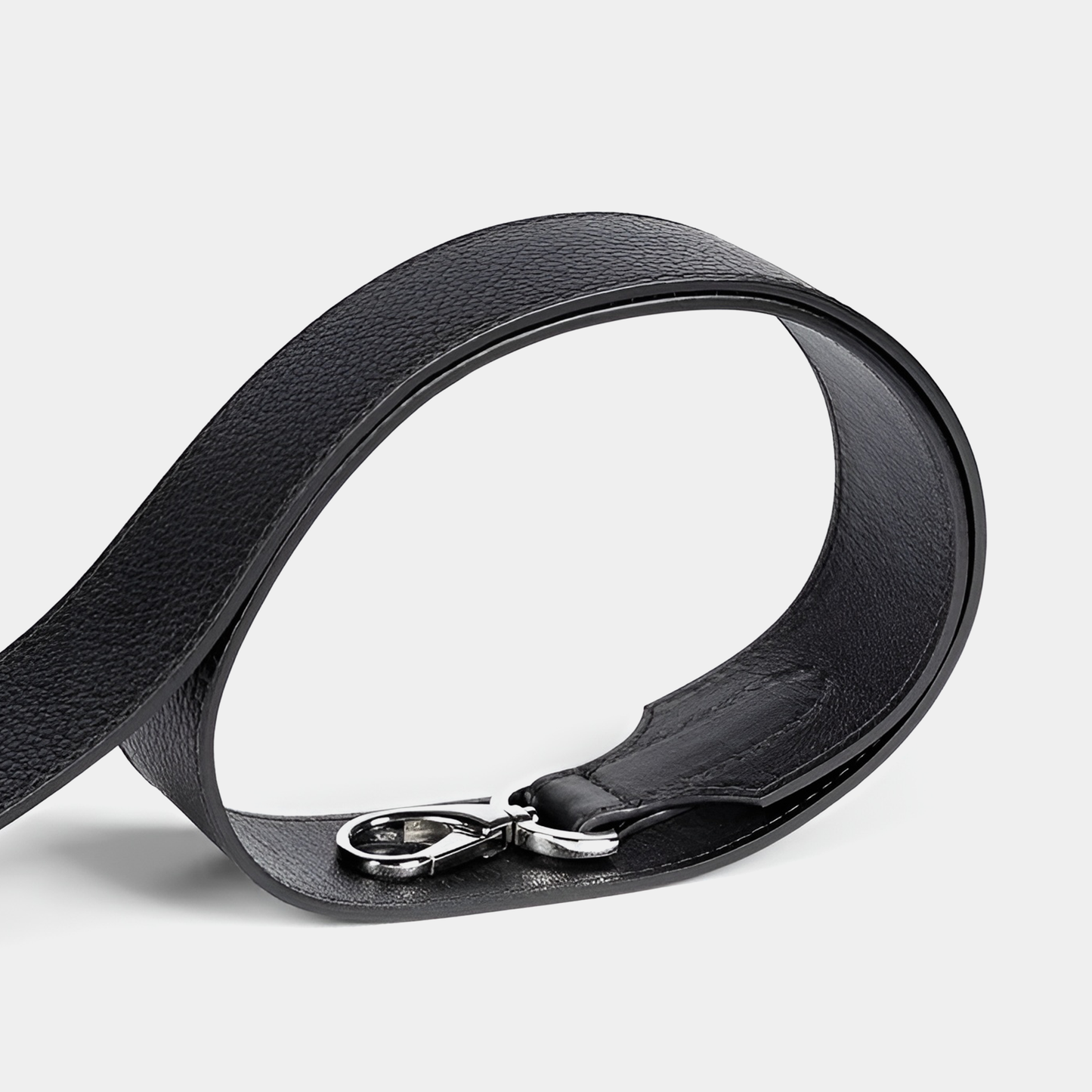 Correa Bolso pequeño en piel de vacuno en color negra para mujer