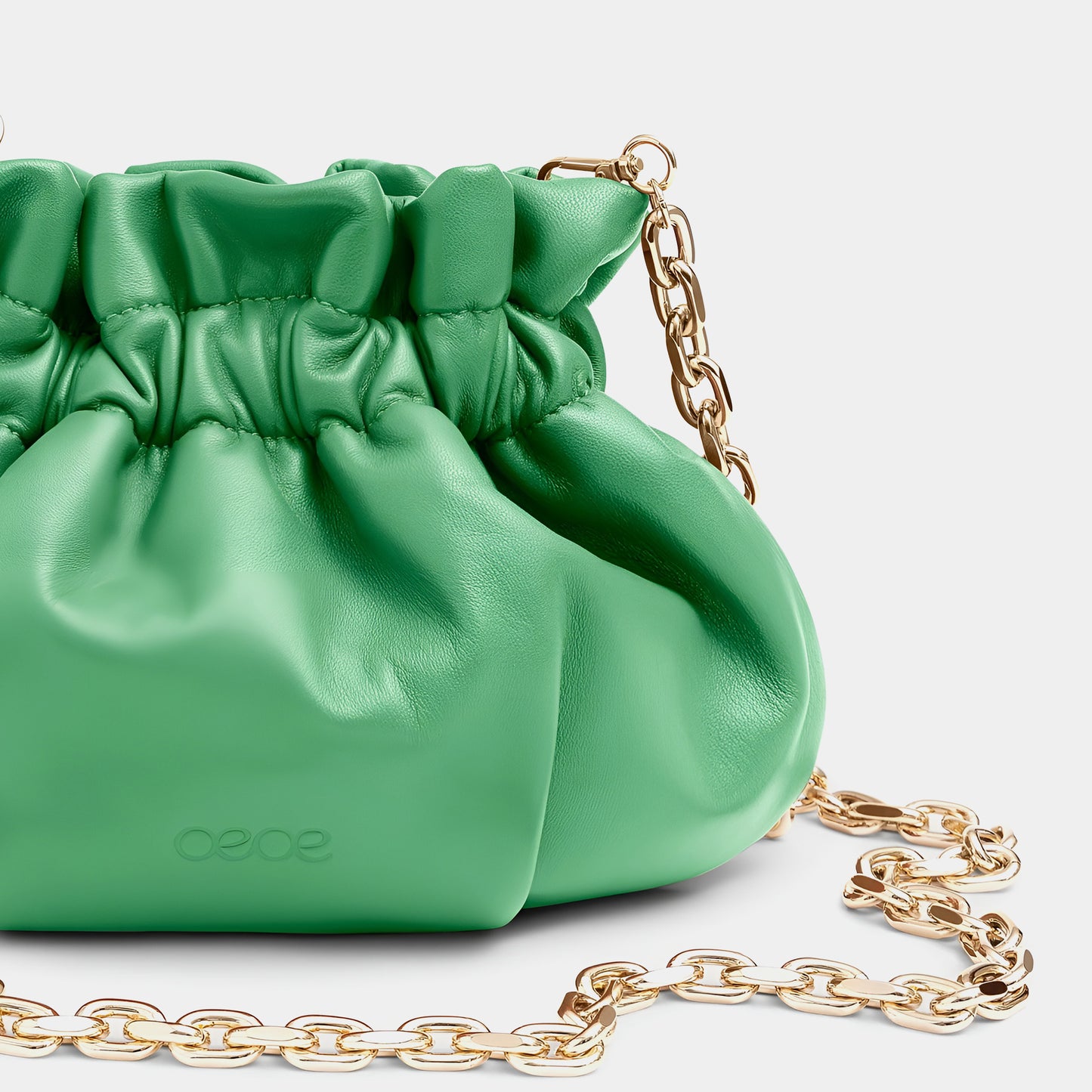 Minibolso pequeño en piel de cordero en color verde para mujer
