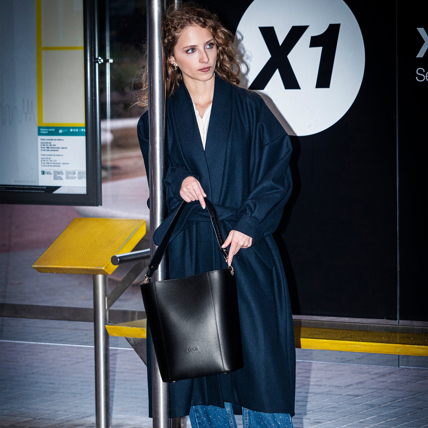 BLACK LEATHER SHOPPER BAG 