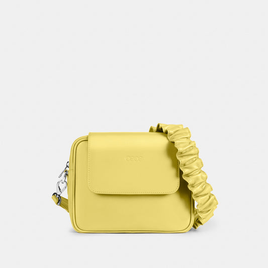 Bandolera pequeña en piel de vacuno en color amarillo para mujer