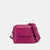 Bandolera pequeña en piel de vacuno en color fucsia para mujer