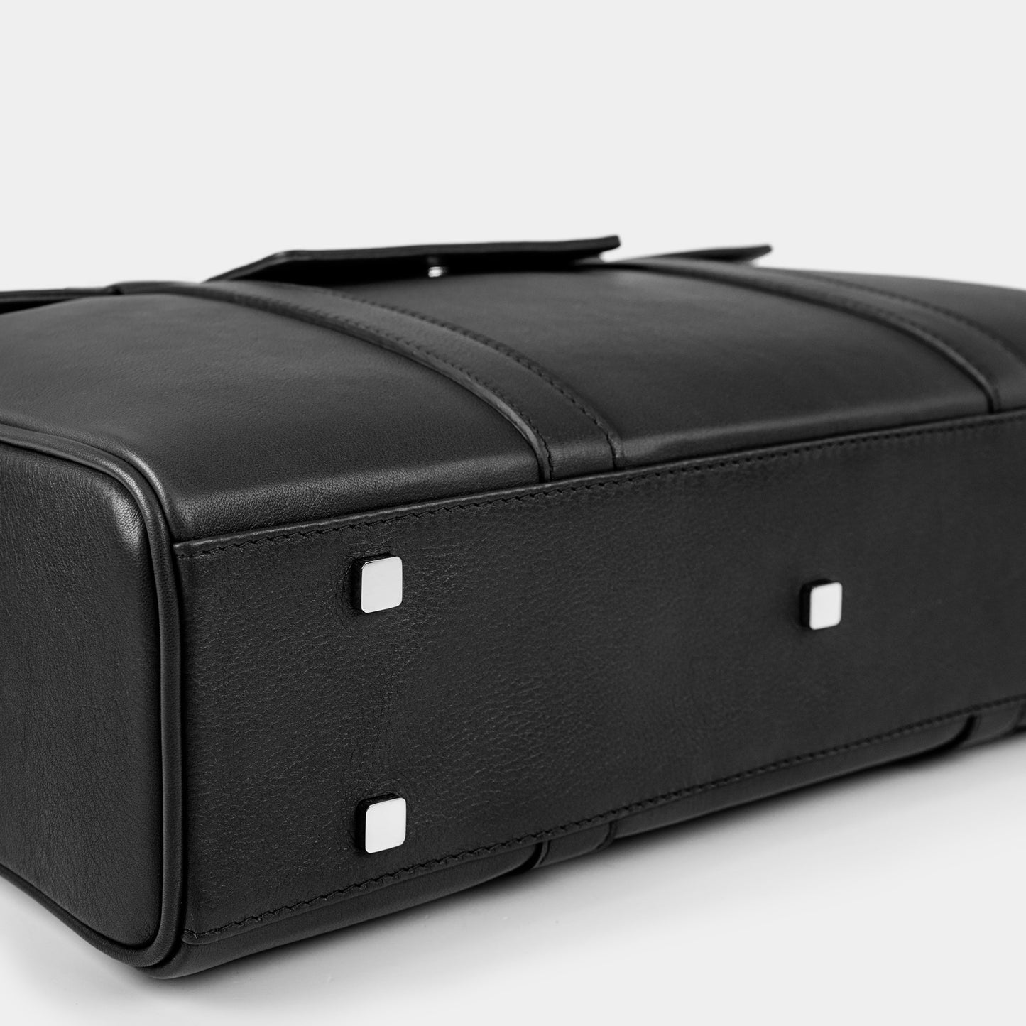 Bolso Ejecutivo grande en piel de vacuno en color negro para mujer