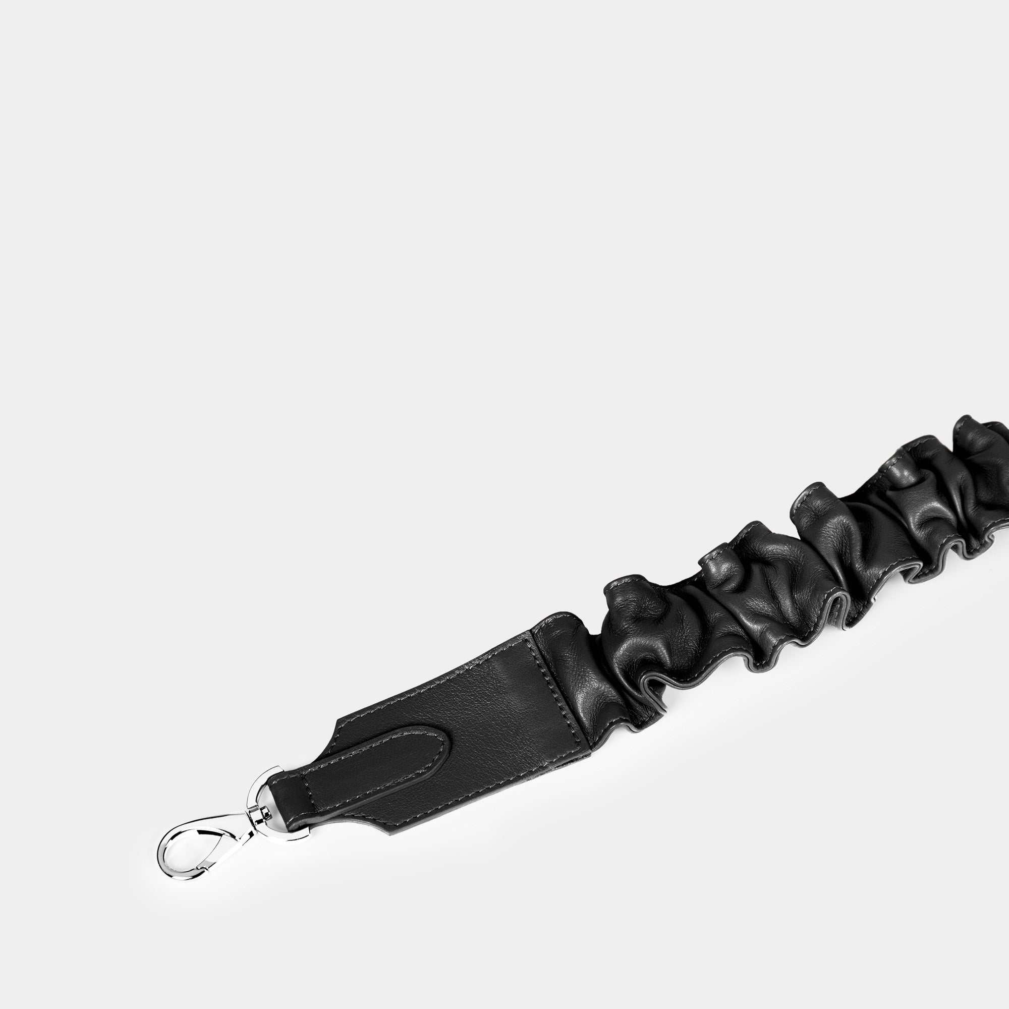 Correa Bolso pequeño en piel de vacuno en color negro para mujer