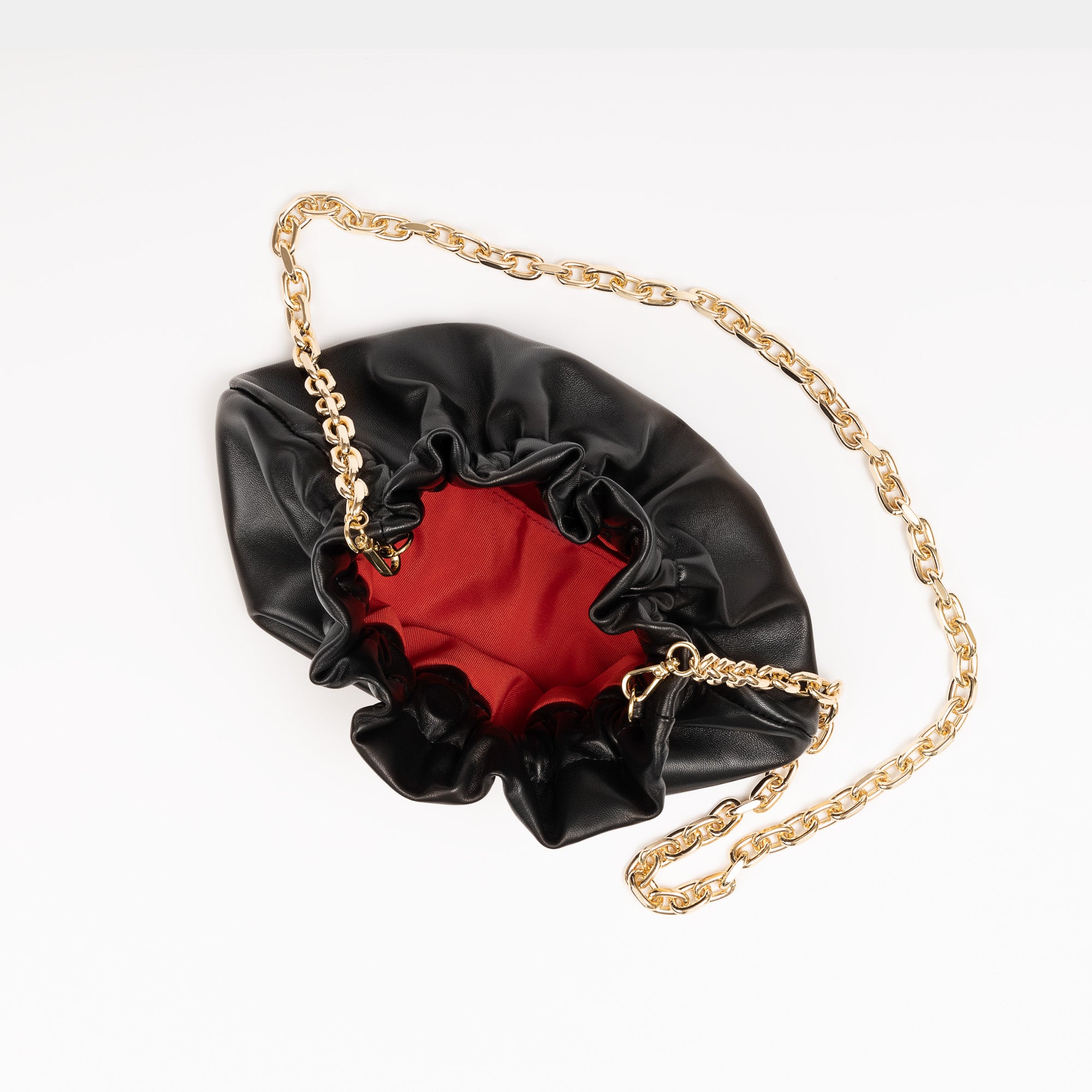 Minibolso pequeño en piel de cordero en color negro para mujer