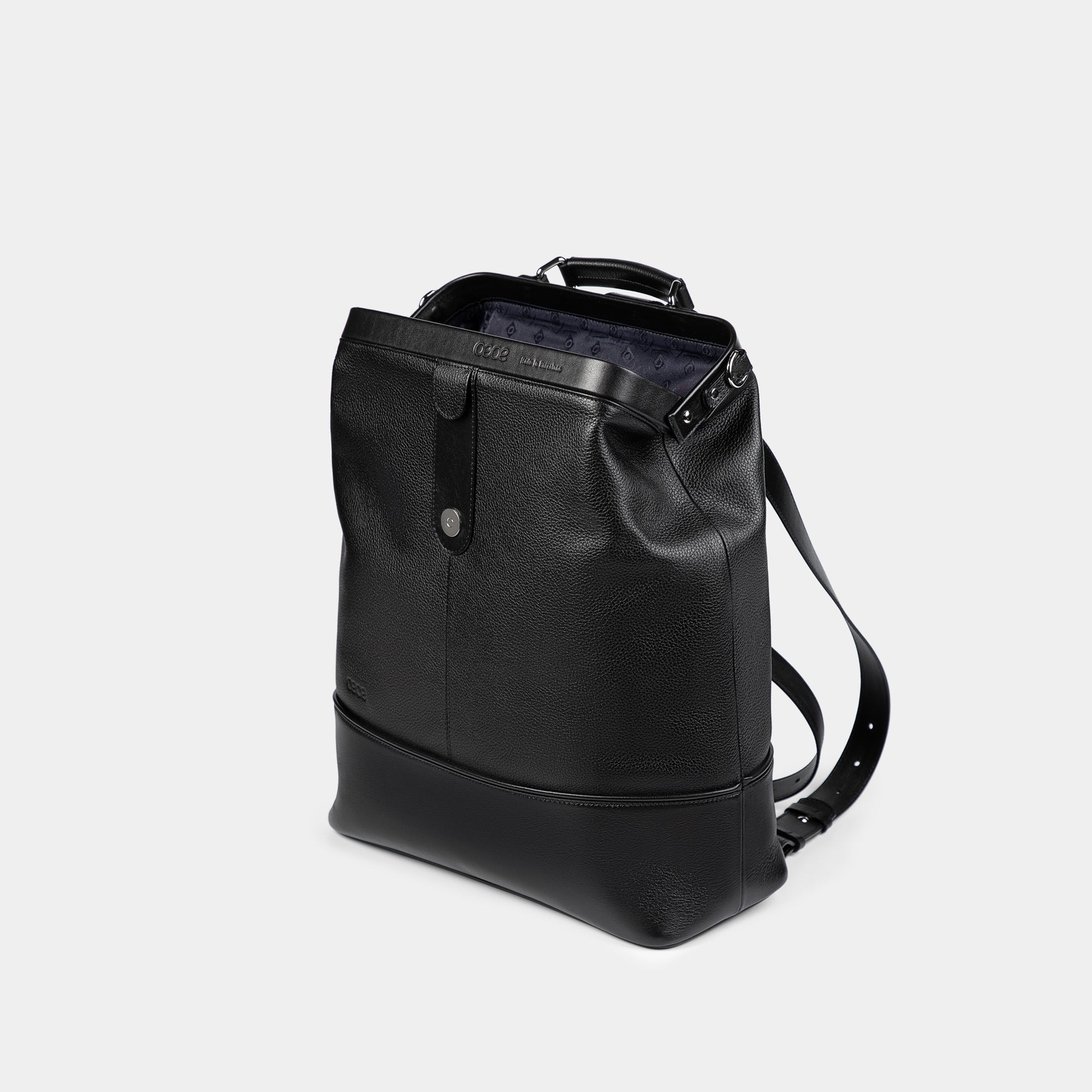 Mochila grande en piel de vacuno en color negro para hombre